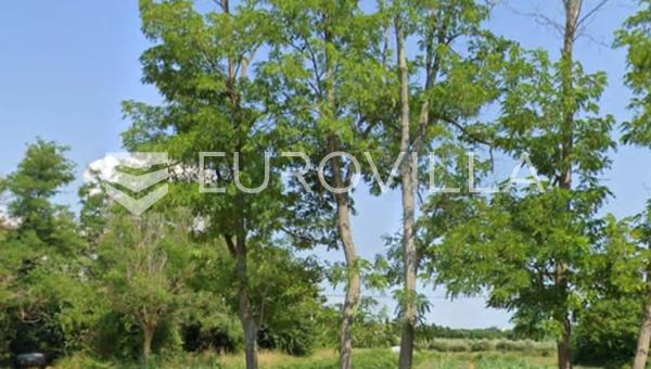 Ístria, Savudrija, terreno para construção a 400 m do mar, oportunidade para investidores
