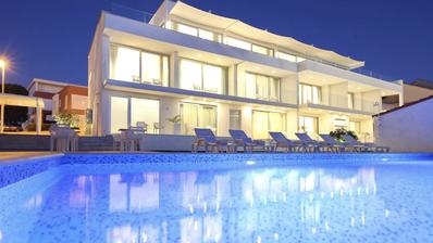 Zadar, Borik - Luxury Residential Building with 2 Swimming Pools operated as a tourist facility