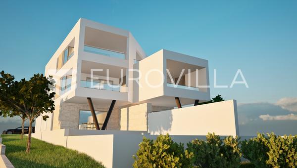 Vodice, espacioso apartamento de dos habitaciones con piscina y jardín, Superficie Neta Útil 125,91 m²