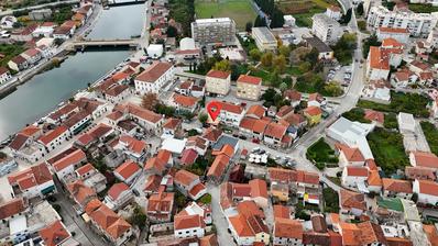 Opuzen, keskusta, 64 m²:n toimistotila