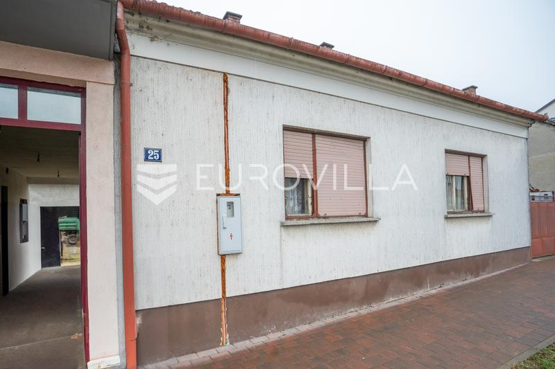 Satnica Đakovačka, 2 case di 300 m² e 146 m², ottimo investimento - 1