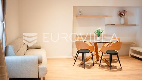 Zagreb, Gornji Grad, Kaptol, exklusiv tvårumslägenhet om 78 m²