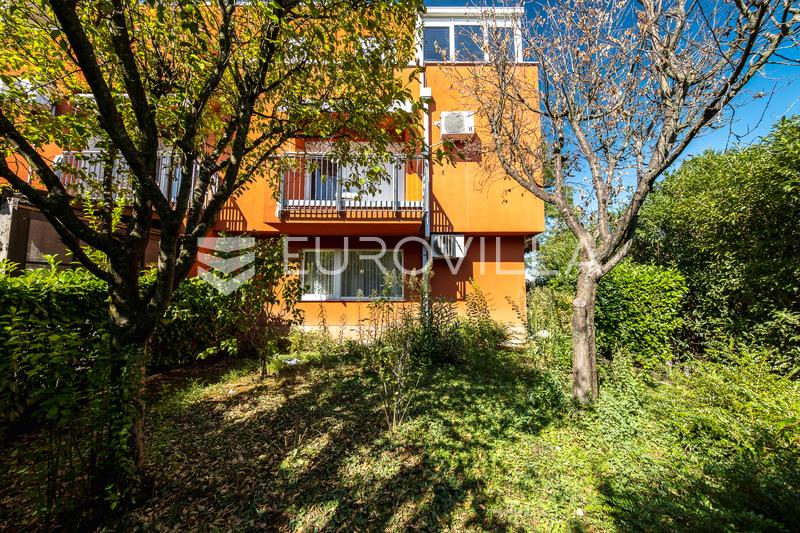 Sveta Nedelja, Hoto Vile - un bel appartement de trois pièces avec une surface utile nette de 95 m² - 14