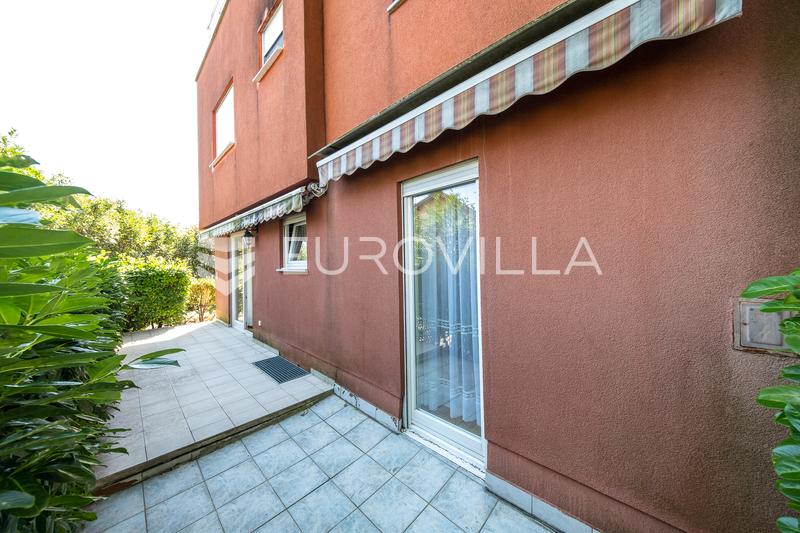 Sveta Nedelja, Hoto Vile - un bel appartement de trois pièces avec une surface utile nette de 95 m² - 13