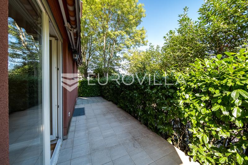 Sveta Nedelja, Hoto Vile - un bel appartement de trois pièces avec une surface utile nette de 95 m² - 16