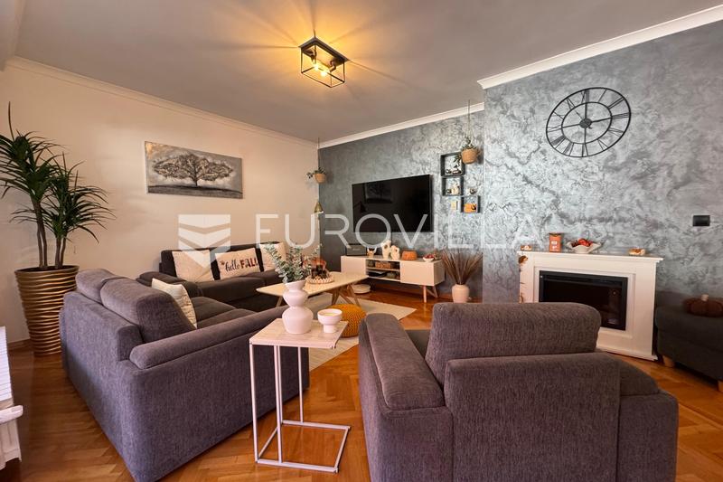 Slavonski Brod, Brodsko Vinogorje - prostrana obiteljska kuća sa pogledom na grad