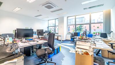 Zagreb, poslovna zona, Radnička, izvrstan uredski prostor 487 m², 5 garažna mjesta