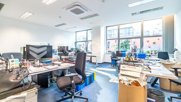 Zagreb, poslovna zona, Radnička, izvrstan uredski prostor 487 m², 5 garažna mjesta