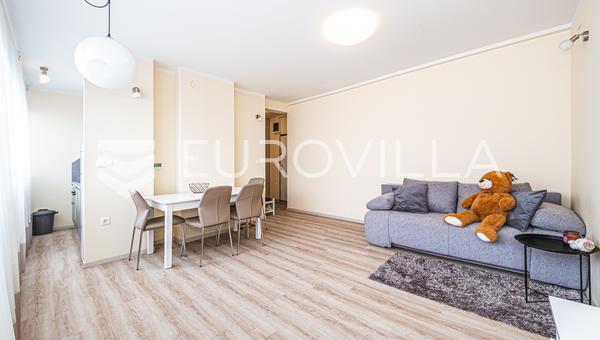 Zagreb, Špansko, funkcionalan dvosoban stan 45 m²