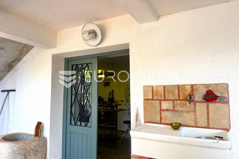 Istria, near Oprtalj - A Rare Opportunity - Two Houses, Two Courtyards and Unlimited Potential - 5
