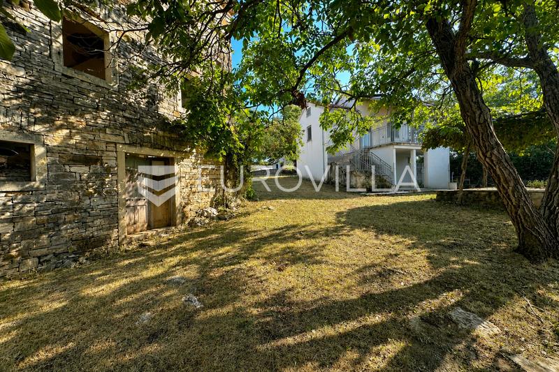 Istria, near Oprtalj - A Rare Opportunity - Two Houses, Two Courtyards and Unlimited Potential - 2