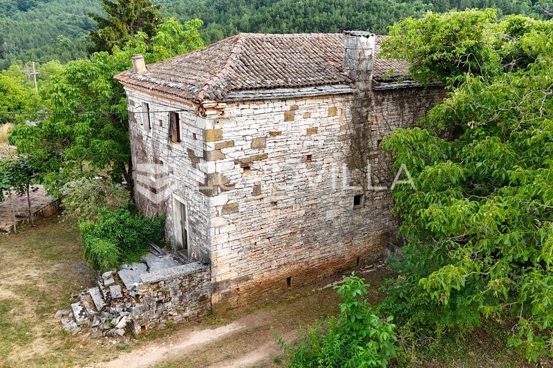 Istria, near Oprtalj - A Rare Opportunity - Two Houses, Two Courtyards and Unlimited Potential - 4