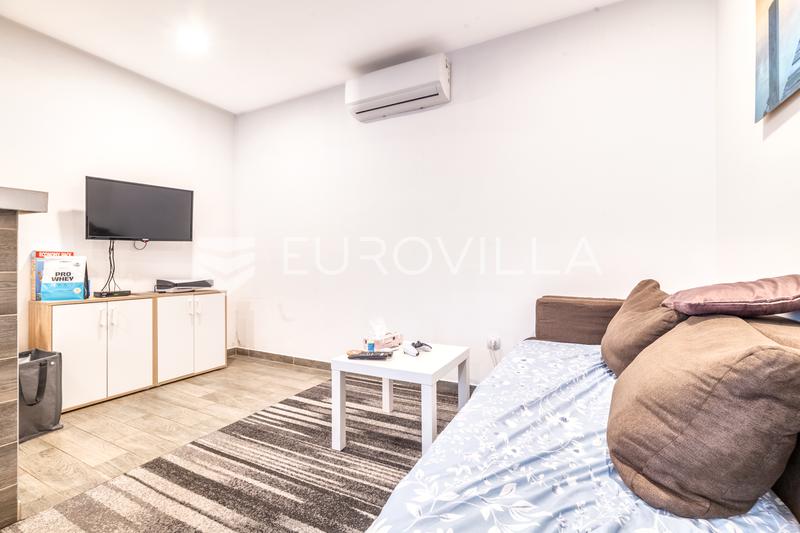Zagreb, Kvatrić, beautiful one bedroom apartment 30 m²