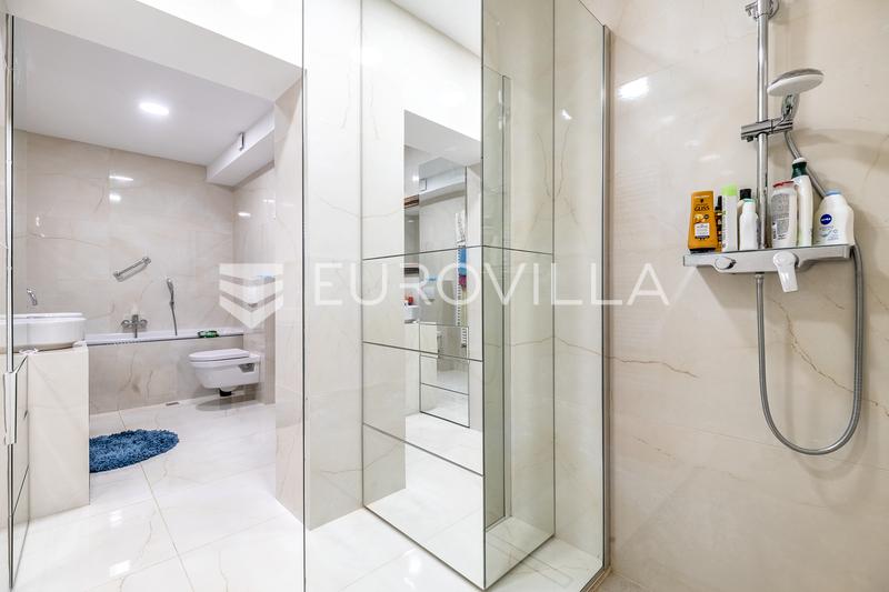 Zagreb, Bukovac, schönes freistehendes Einfamilienhaus 380 m², Garage, Garten - 4