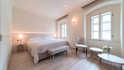 Osijek, Tvrđa, tri uhodana apartmana 68 m²