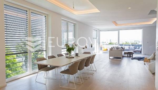 Zágráb, Pantovcak, egy luxus három hálószobás lakás 280 m²-en