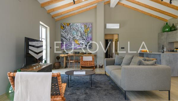 Isztria, Tinjan közelében, hosszú távra kiadó egy gyönyörű, 160 m²-es kővilla medencével