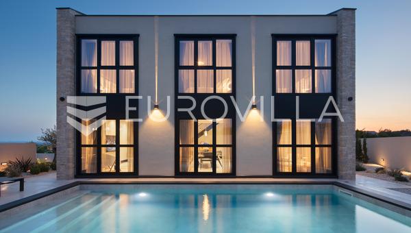 Zadar, Visocane, edifício novo e moderno com piscina, cozinha de verão e bem-estar
