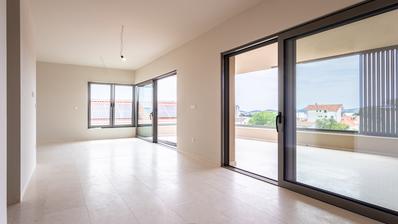 Vodice, luksuriøs treroms toppleilighet, 157,59 m², panoramautsikt over sjøen og romslige terrasser