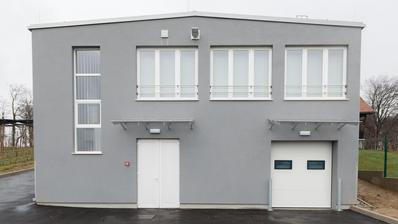 Zelina, nave de producción de 540 m² con jardín y huerto de 1000 m²