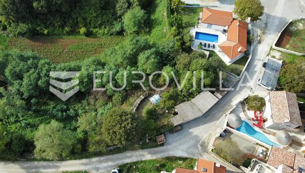 İstria, Orbanici, köy merkezinde imarlı arsa