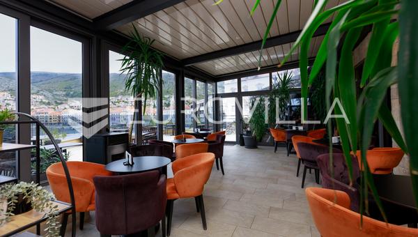 Senj - Investiční příležitost: Plně vybavený 4* hotel v prvotřídní lokalitě