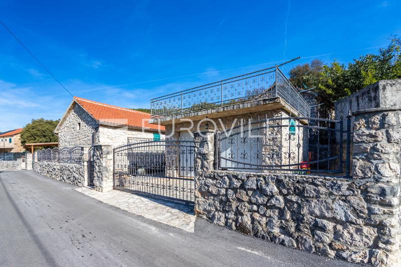 Trolokve, three-story house on a beautiful estate - 51