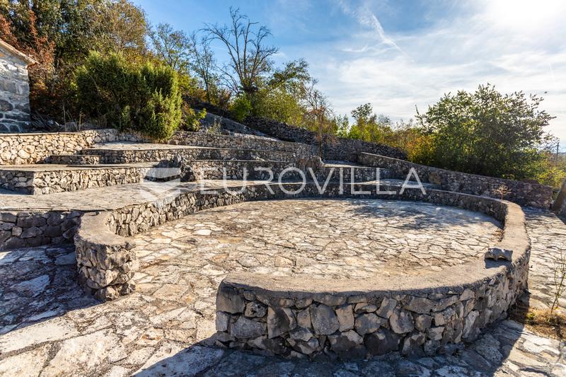 Trolokve, three-story house on a beautiful estate - 35
