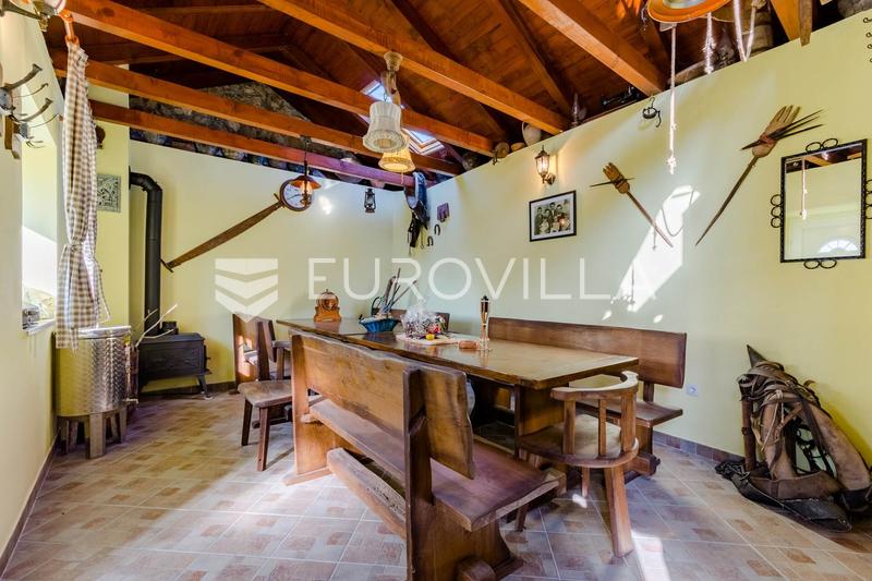 Trolokve, three-story house on a beautiful estate - 34