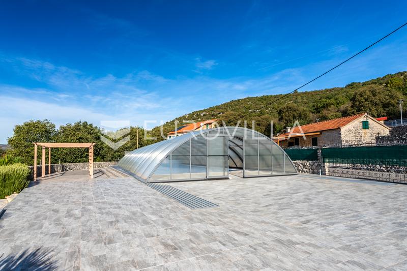 Trolokve, three-story house on a beautiful estate - 46