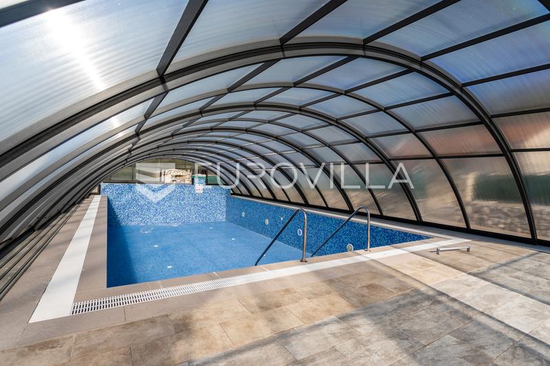 Trolokve, three-story house on a beautiful estate - 45