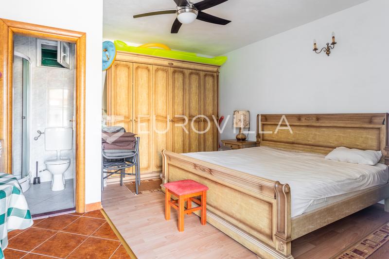 Trolokve, three-story house on a beautiful estate - 29