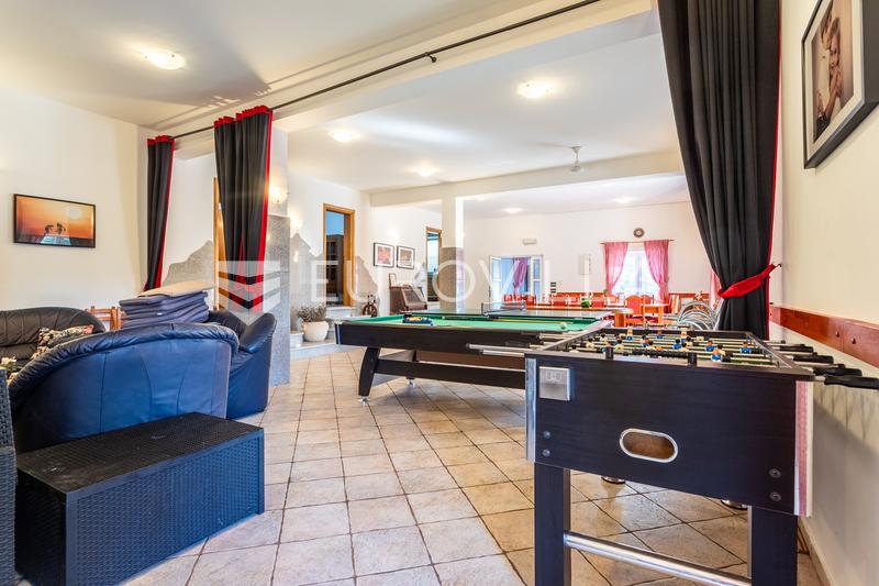 Trolokve, three-story house on a beautiful estate - 4