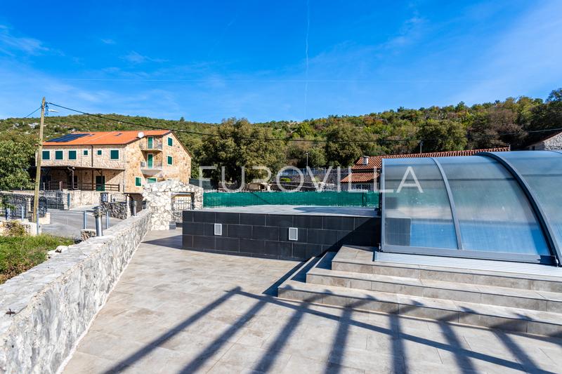 Trolokve, three-story house on a beautiful estate - 48