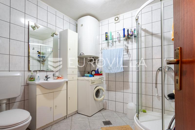 Trolokve, three-story house on a beautiful estate - 27