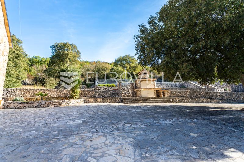 Trolokve, three-story house on a beautiful estate - 41
