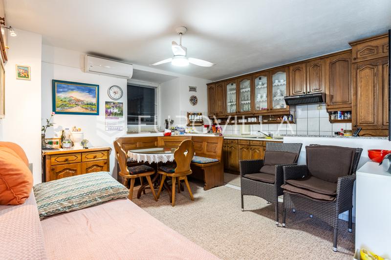 Trolokve, three-story house on a beautiful estate - 25