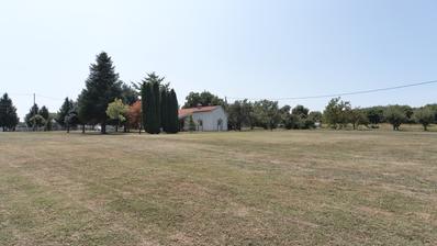 Osijek, Tvrđavica, zemljište s kućom 6924 m² izlaz na dvije ceste, 40 m fronte