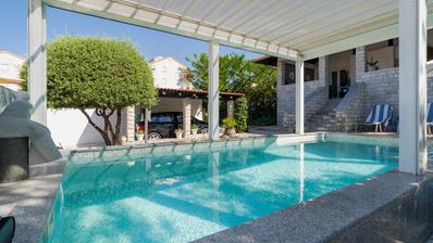 Biograd na Moru, casa unica con piscina e padiglione in vetro
