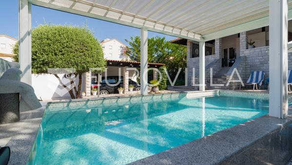 Biograd na Moru, casa única con piscina y pabellón de cristal