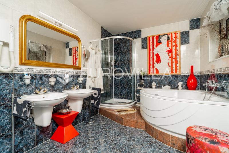 Biograd na Moru, einzigartiges Haus mit Pool und Glaspavillon - 48