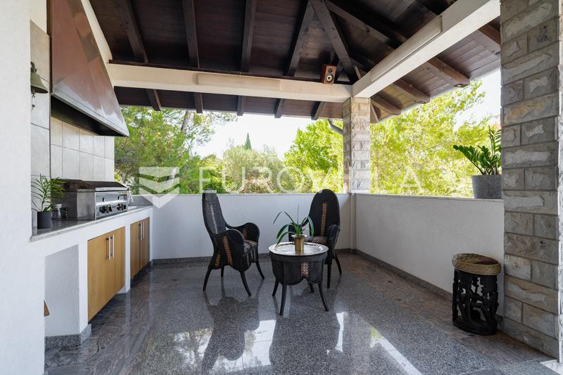 Biograd na Moru, einzigartiges Haus mit Pool und Glaspavillon - 36