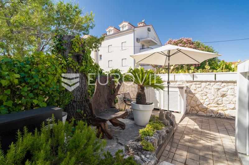Biograd na Moru, einzigartiges Haus mit Pool und Glaspavillon - 23