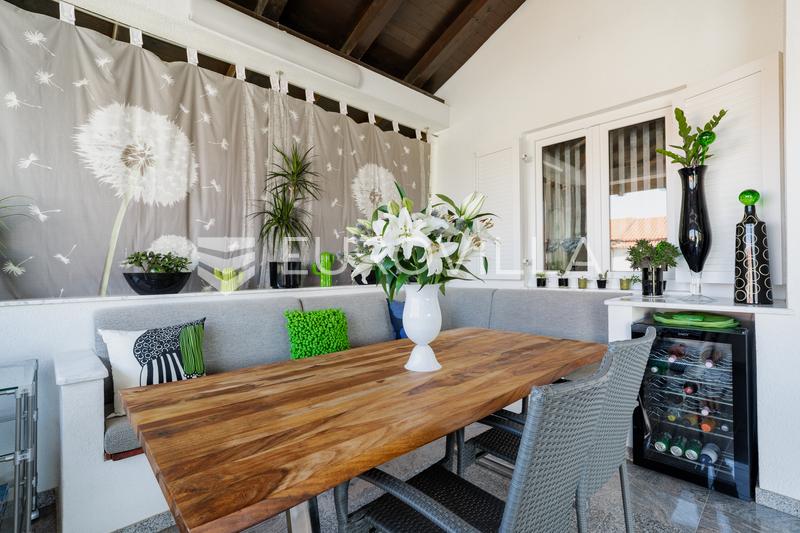 Biograd na Moru, einzigartiges Haus mit Pool und Glaspavillon - 42