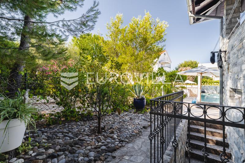 Biograd na Moru, einzigartiges Haus mit Pool und Glaspavillon - 19