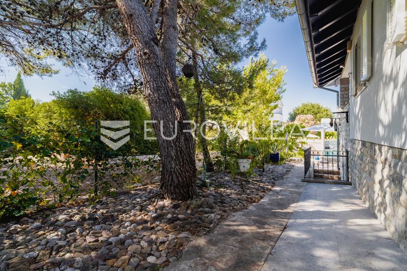 Biograd na Moru, einzigartiges Haus mit Pool und Glaspavillon - 17