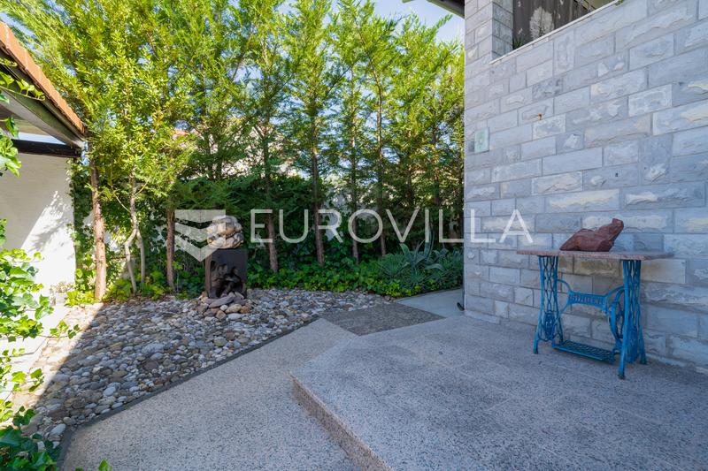 Biograd na Moru, einzigartiges Haus mit Pool und Glaspavillon - 28
