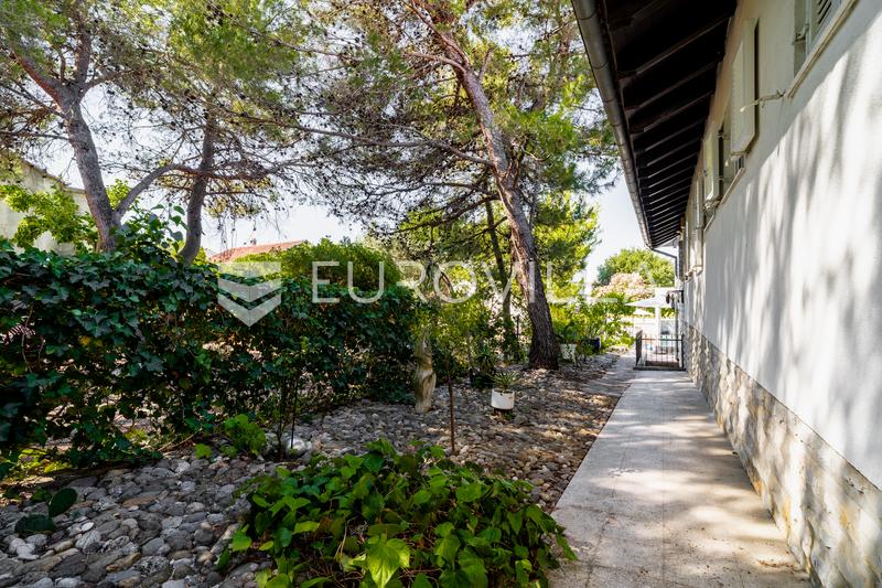 Biograd na Moru, einzigartiges Haus mit Pool und Glaspavillon - 16
