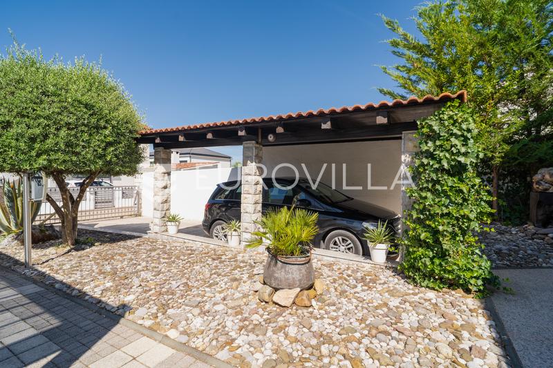 Biograd na Moru, einzigartiges Haus mit Pool und Glaspavillon - 33
