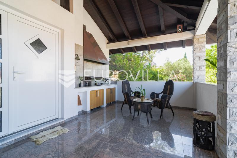 Biograd na Moru, einzigartiges Haus mit Pool und Glaspavillon - 35